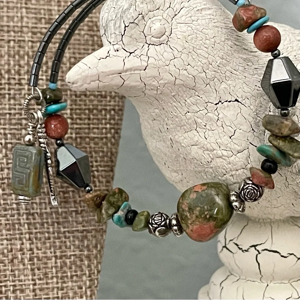 Stone Bracelet on Adjustable Memory Wire - Picture 3 of 11